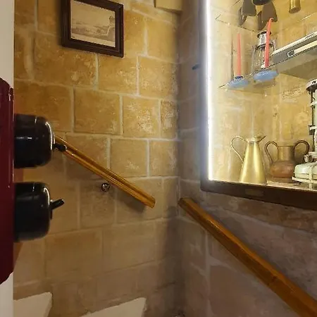 Sj Valetta *